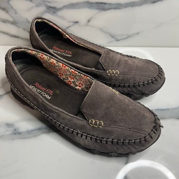 Skechers | Women's Brown Suede Memory Foam Comfort Slip-On Loafers Sz 7 - Picture 1 of 7